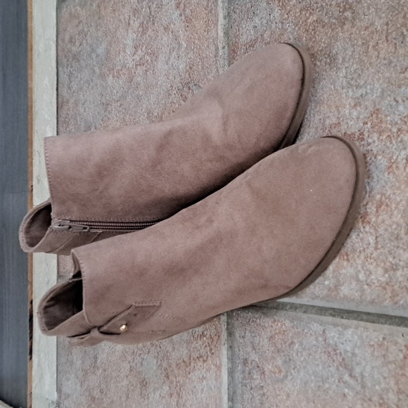 Old Navy Booties Size 8 - Picture 1 of 4